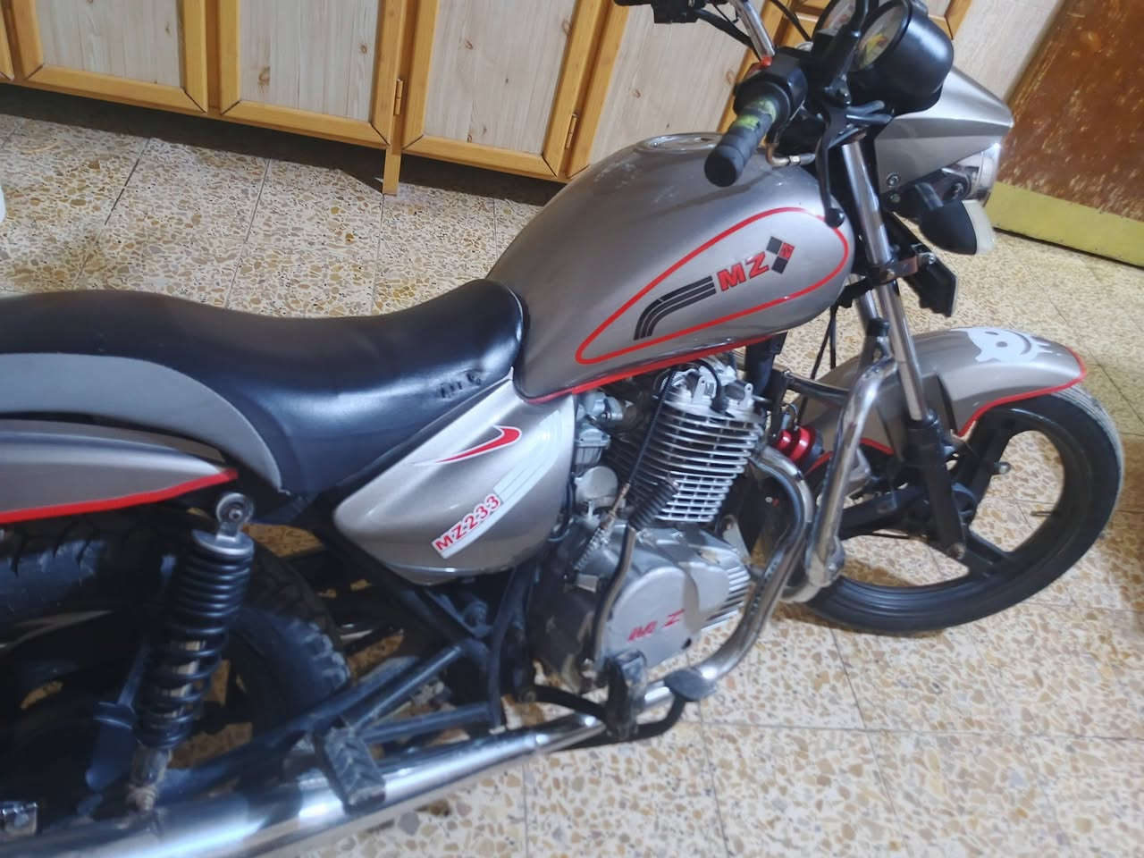 سلام عليكم موطور MZللبيع موديل 20 محرك223مكفول سعر 1300وبي مجال المكان صلاح الدين قضاء دجيل الاستفسار عل رقم ***********المو شراي لاتتصل ولا تكسر بسعره
