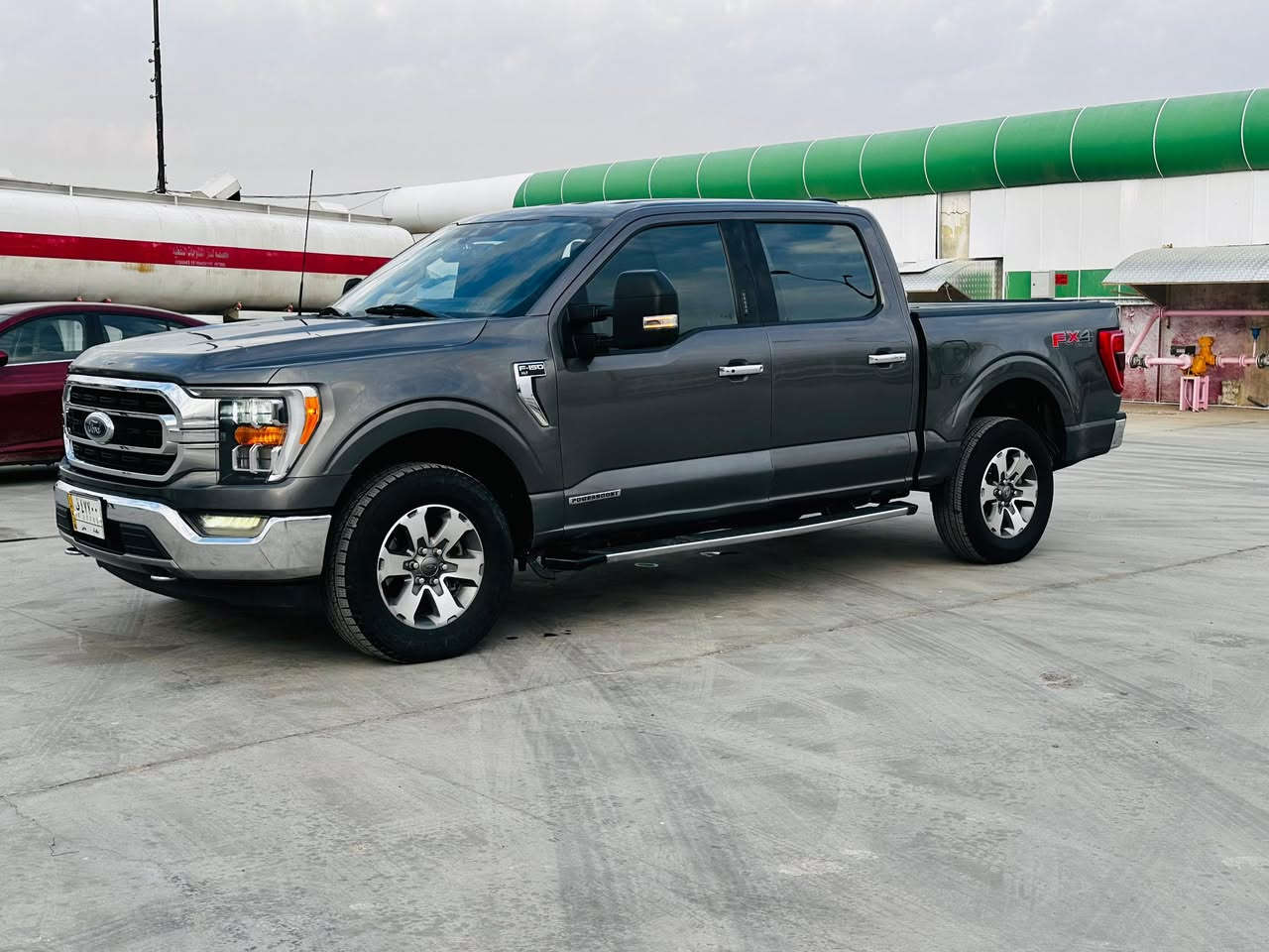 السلام عليكم
للبيع او للمراوس 
ارباك كشن فقط 
فورد F150 مديل 2021 
هايبرد مكينة 6 سلندر تون تيربو حجم 3500 
رقم بغداد بااسمي
المواصفات 
باب طويل بدي قصير
شاشة كبيره 
كراسي كهربائية 
رادارات امامي وجانبيه
تشغيل عن بعد 
تحكمات ستيرن 
قياده ذاتيته وتحديد المسار واتو ستوب توقف ذاتي 
بصمات أبواب ورمز سري
باب البدي كهربائي 
دفع رباعي 4*4 مع وضعيات 
صور الحادث مرفقه مع صور السياره 
السعر 305 ورقه 
العنوان / بغداد بسمايه 
للاتصال / ***********
