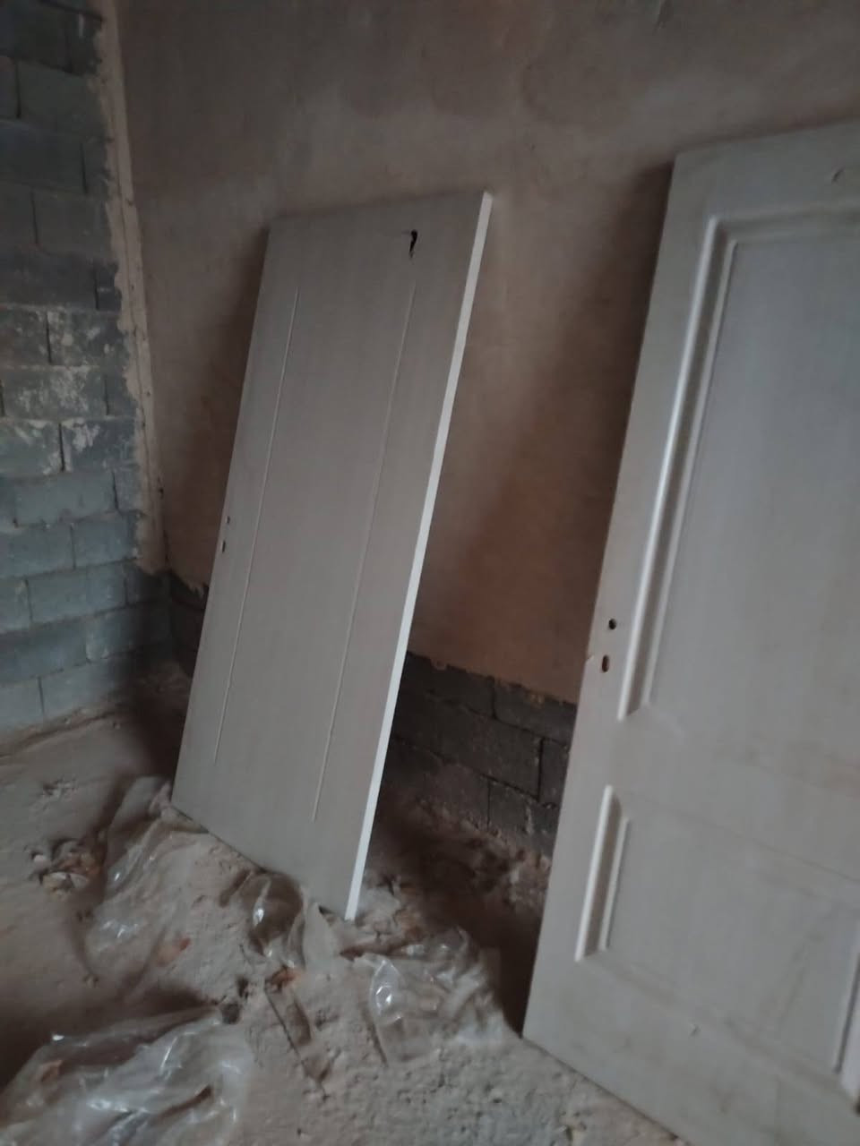 سلام عليكم يوجد عندي بوب خشب للبيع انضاف مثل ما بل صوره عندي 17 باب سعر الباب 40 او بي مجال بصيط اليريد يشتري يتصل عل رقم *********** او يطب خاص كل الهله بيكم
