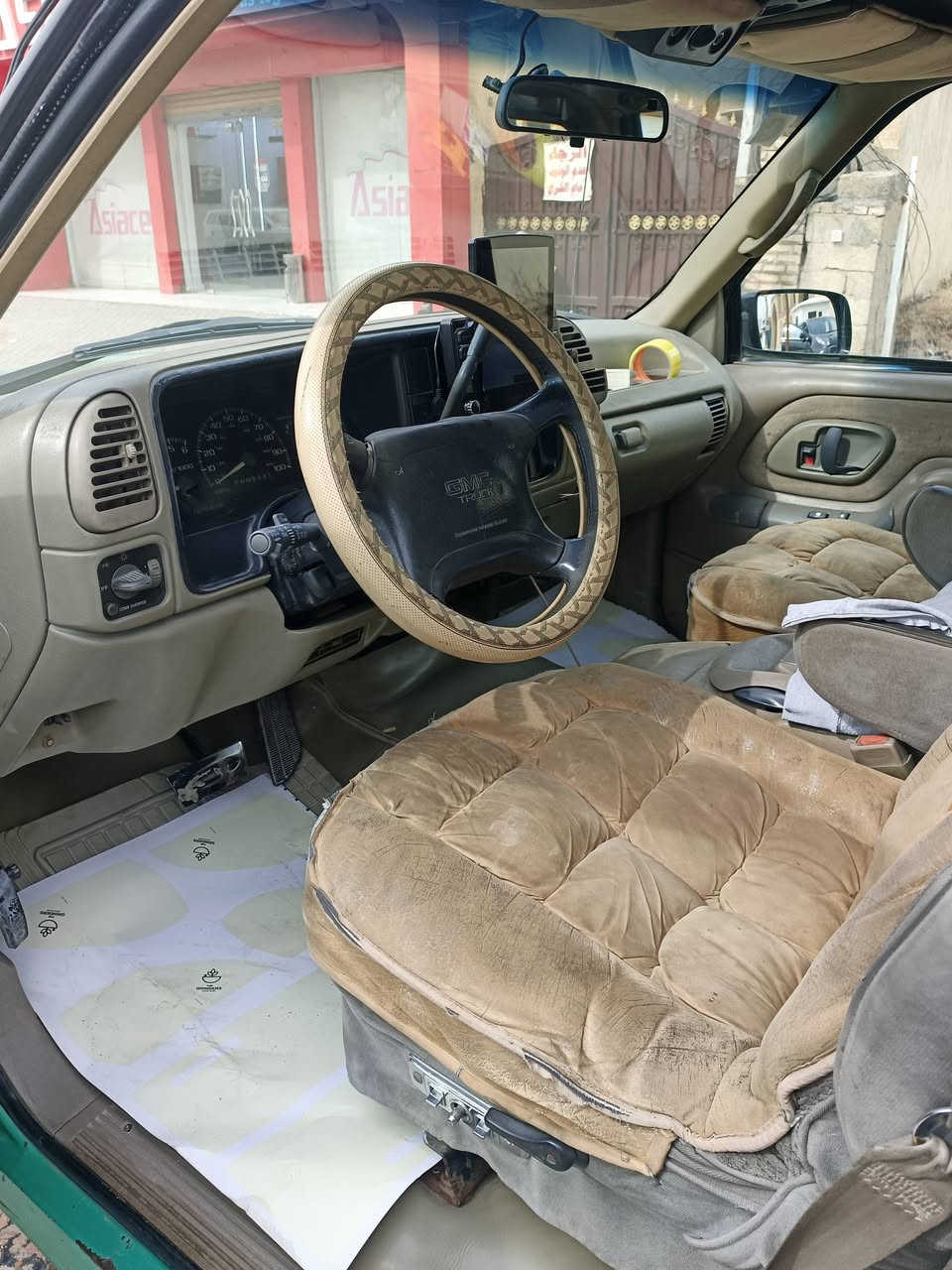 جمسي موديل 92مكينه وكير حاويه مال الفينيه سياره جاهزه مناقصها برغي 🔩 تبريد ثلج مكينه وكير بل كارتون سياره بسمي مكان سياره بغداد زعفرلنيه رقم سياره واسط مشروع وطني *********** السعر 70وبيها مجال
