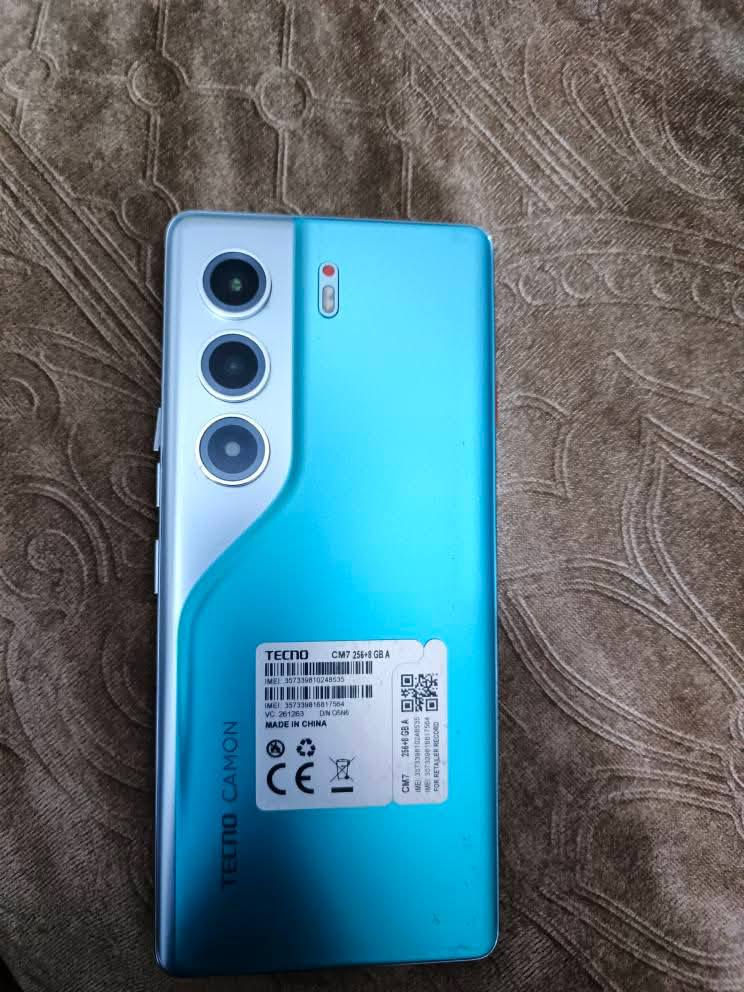 تكنو كامون 40 برو 5G
النضافة 100% النسخة العالمية
الرام 16GB الذاكرة 256GB
غراض كاملة ألاصلية
السعر 375 الف وبي مجال جدآ بسيط للشراي فقط النجف, العراق


**إذا كنت صاحب هذا الإعلان وتريد حذفه لأي سبب، رجاءا أرسل رسالة إلى الدعم الفني**