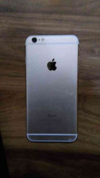 موبايل ايفون للبيع كله شغال بعد البطاريه وشاشه البطايه 100الذاكره 16سهر الجهاز 50 قفل ما بي مجال ***********
