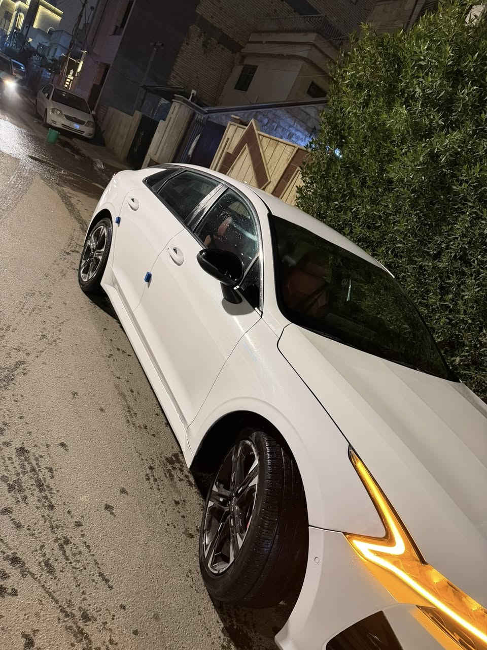 السلام عليكم كي فايف موديل 2023 السياره جديده حادثها جاملغ وبنيد فقط بدون دواخل وبدون ايرباك السياره فوول ماعدا البنوراما داخل احمر ماشيه47mi العنوان بغداد المنصور قرب ابو
جعفر المنصور
***********
السعر 178
