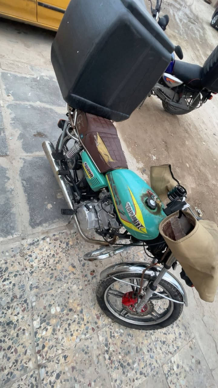 سلام عليكم ايرني سونك لبيع مكفوله كفاله عام  كهربائيات كلها شغاله بس الدشيول بي قطع بي ورقه منفيس ورقه معرض خمس اوراق  
 بغداد مدينه الصدر /***********
