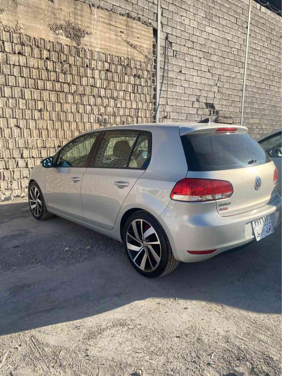 گؤلـف ٢٠١٢ فول مواسـفات خـةلـيجـى سةيارةكة زور خاوينه مةكـينـه ١٦ بـئ تـؤربؤ مـةرغوب بةنـسـبةت سـبوغ سـةيارةكـه ٢ چامرخـى پـيـشةوةى سبـوغه بـئ ژؤرئ بئ ايـربـاگ نـرخـى ٨٣ وةرةقـةيـةو مـةجالةكـى بـرايانةى تيدايه 
ژمارة مـؤبايل         *********** أربيل, العراق
