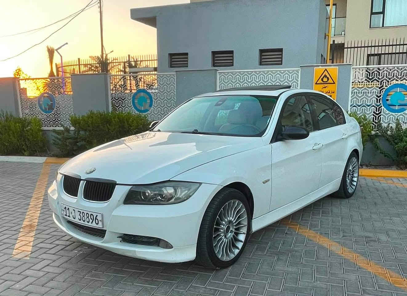 السلام عليكم
بي ام e90 328  موديل ٢٠٠٧ مكينة n52 حجم ٣٠٠٠ مرغوب بلادي  كير اوتو وارد امريكي بيها ٤ قطع صبغ وحافة باب خلفي سيارة نظيفة وحلوة كهربائيات بلادية كلشي شغال السيارة ترحيب ابواب ومري 

مري قلاب بالبك كشنات جلد كهرباء خزن ميموري فتحة سلايد السيارة تبريد 

سنوية بسمي رقم بغداد وهزة جديدة  تحويل مباشر 

السعر  ٨٨ ورقة للاتصال ***********
