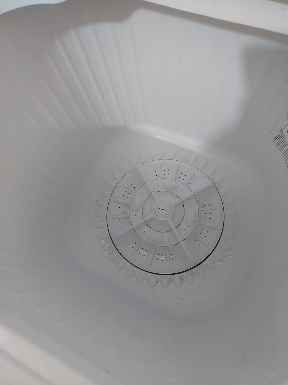 غسالة كورال جديده جديده استخدام اسبوع حجمه ٣٠ بلادي شركه شرط تغسل بطانيه  مشتريه ب ٢٢٥ابيع اقل مسعرها  ***********
