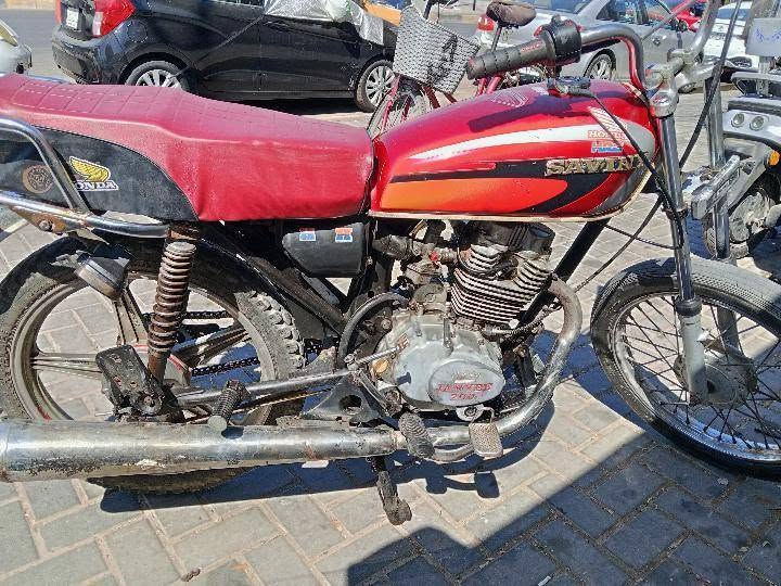 متاح ماطور ايراني 5كير
السعر 225 و بي مجال للشراي 
***********
