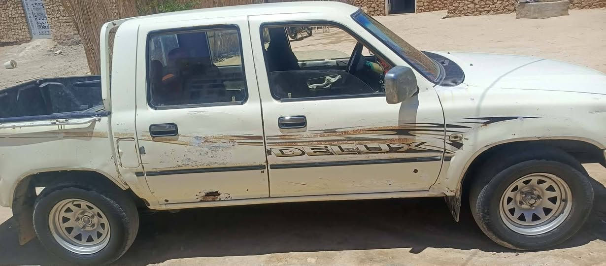 السلام عليكم  بيكم دير للبيع ادوات موديل 2006 محرك كير مكفولات حداديه جديده السعر 23 بيه مجال بصيط العنوان البنمر تل اسود رقم الهاتف ***********0
