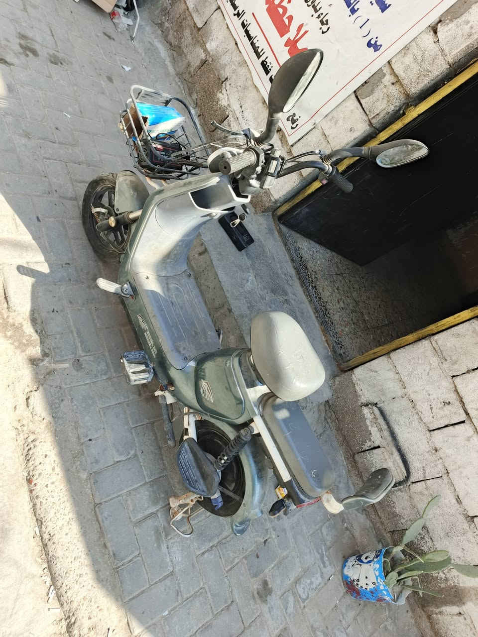 السلام عليكم درجة جديد خذتة 600 لاخوي وتركهة هسة كامت ما تاخذ شحن لبيع مكاني بغداد  مدينة صدر هاتف ***********
