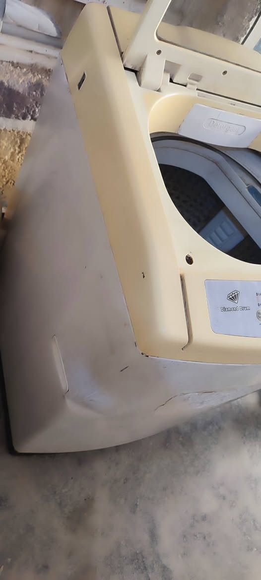 غساله للبيع سامسونج باب الاول 10 كيلو شغاله شرط الشغل شغلها كلش مرتب تجفيفها كذلك تجي تفحص تقتنع يلا تاخذ السعر 200الف تصال ***********
