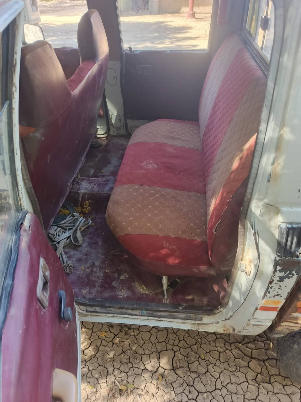 بيكم موديل 83 سنويه لل 29 رقم نكليزي  سياره نضيفه وانضف من الصوره كير محرك مكفولات كهربائيات كله شغاله الشراي بي خير ويدلل مكاني رفاعي شارع ابو الماش ***********
