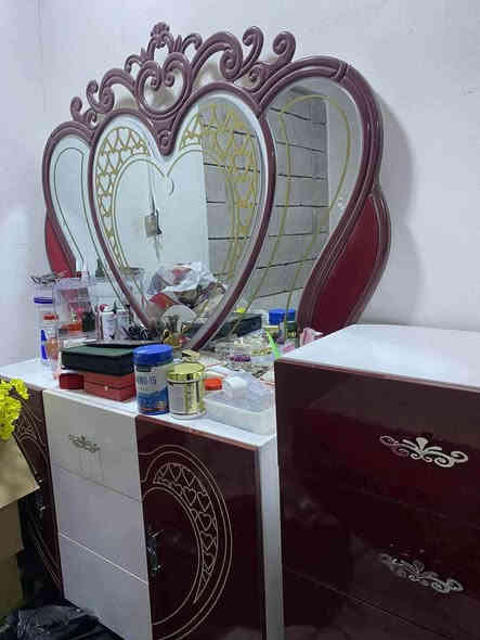 غرفة نوم تركية صبغ حراري نظيفة  تتكون من 7قطع مبينة بالصور.... مكلف بالنشر 
🌹🌹🌹🌹🌹🌹

السعر 600 الف وبيها مجال بسيط 🔥🔥🔥
موصل الايسر حي التحرير قرب جامع ال  البيت 🌿🌿🌿
التواصل عالرقم ***********♥♥ موصل
