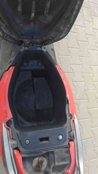 للبيع
دراجه فراشه مفتوحه مره وحده قبل اسبوع من جفتت 
نضافه 80 بل الميه هندر واحد 
السلف شغال نقص بس باتر 
كهربائيات شغاله 
مكاني كربلاء حي العسكري 
***********
سعره 350 قفل
