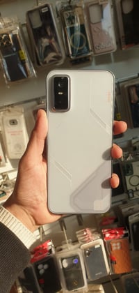 جي تي 30 برو • ٢٥٦ • بطارية ٥٥٠٠mAh