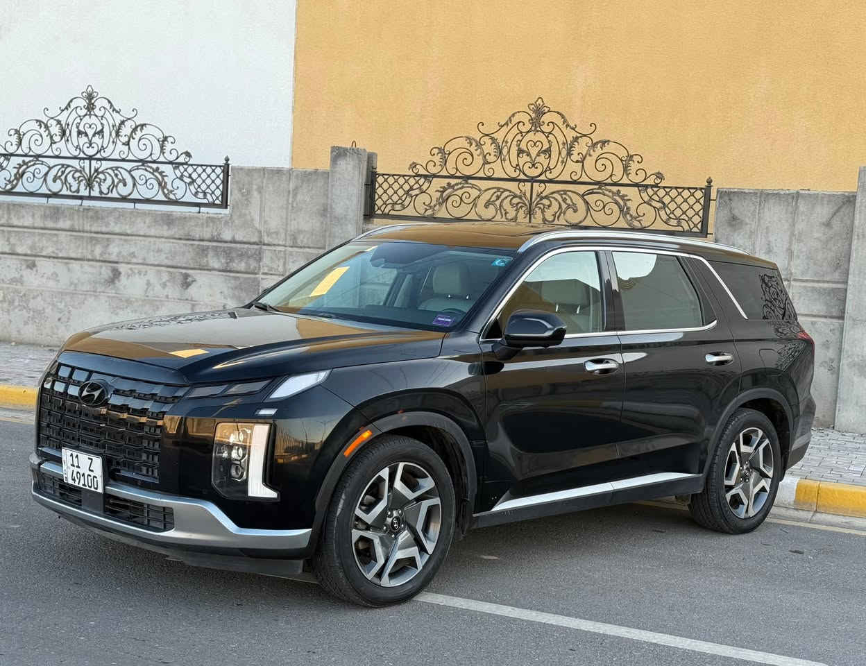 هونداي بلسايد SEL 2023
رقم بغداد تحويل مباشر 
عداد المسافه : 56 الف mill
حجم المحرك : 6 سلندر 3800 فور ويل 
الضرر : جاملغ امامي راجع بارد بدون دواخل
وبيها صبغ بنيد وباب الصدر من امريكا بدون ضرر 
المواصفات .. 
بصمة تشغيل وابواب تشغيل عن بعد 
فتحه سقف سلايد روف - خزن ميموري
٤ كامرات محيطيه 360 درجه
داخل جلد ابيض - مقاعد تحكم كهرباء  
مقاعد امامي خلفي تدفئه ♨️وتبريد ❄️
تدفئه ستيرن ♨️- صندوق كهرباء  
تبريد ٣ قطع❄️ 7 راكب VIP مقاعد منفصل
رادار مانع تصادم امامي جانبي خلفي 
بردات خلفيه بلاد - نقاط عمياء  
سبير منازل بملصق الشركه   
✍🏻 السعر 289 ورقه
*********** مهندس حسين  
كربلاء / حي الحسين 
شركة_المتحدة_لمزادات_السيارات_وقطع_الغيار
