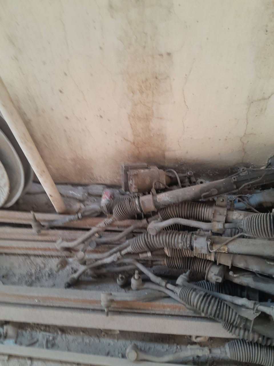 السلام عليكم للبيع مجموعة امشاط سيدونا من موديل ٢٠٠٦ الى ٢٠٢٠مال حاويه المكان بغداد ر*********** ***********
