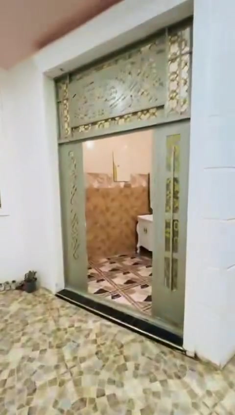 بيت بل 6كيلو قرب مجمع الهندسي 11665رقم الدار جاهز من كلشي بيع فقط بل نقدي لامراوس ولا مصرف للستفسار عل رقم ***********صاحب الدار مباشر السعر 125بي مجال قليل
