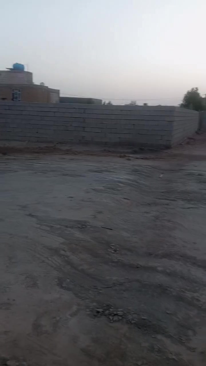 السلام عليكم قطعه ارض للبيع في الصخيين زراعي بشارع ابو كميل نهايته ركن القطعه مساحه القطعه 350 متر يمه بناء ومستعجل عل البيع السعر 15, وبي مجال للشراي الاتصال على الرقم ***********
