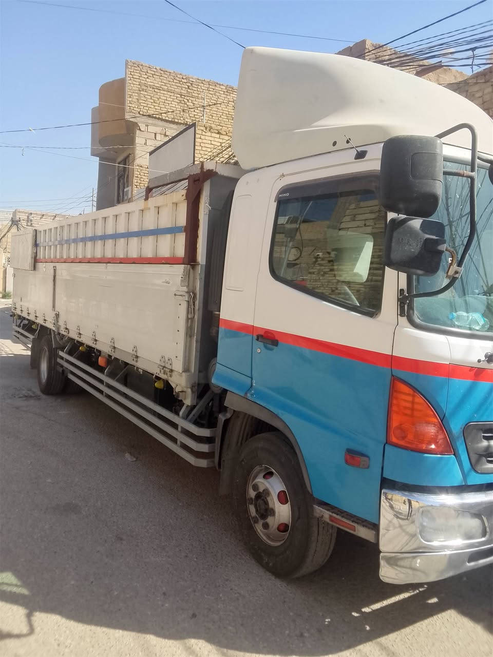 سلام عليكم  شيطان طول سبعه وربع شاصي محسن صبغ البلاد مكينه فاكيوم مامفتوحه سياره جاهزه للشغل تايرتات الخلفي 19ولامامي 17جدد سياره موديل 2000بسمي امداور للستفسار اكثر اتصل رقم راعيه ***********
