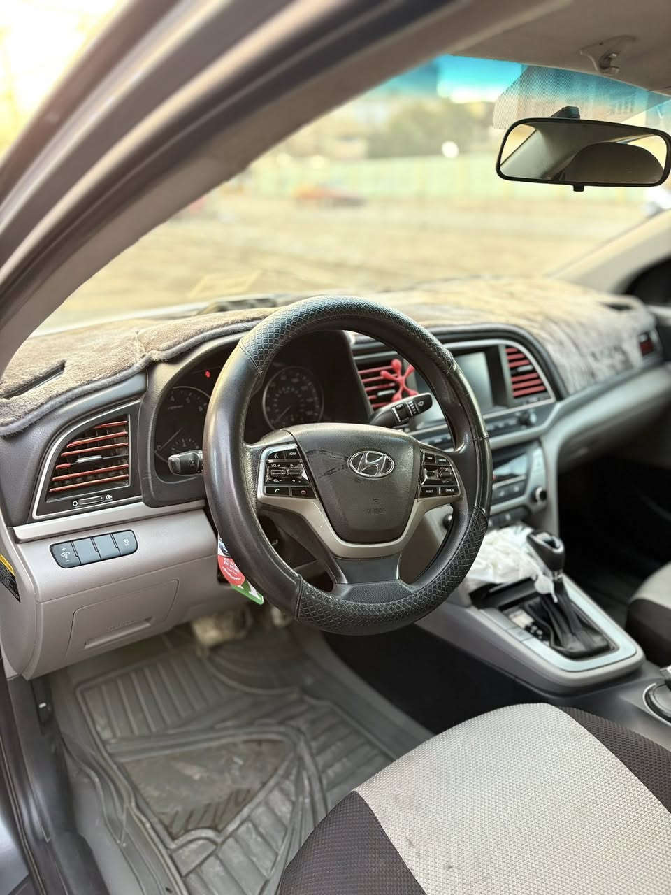 السلام عليكم  سياره النترل موديل ٢٠١٧  فول موصفات كير مكينه كفاله حداديه كفاله.   صور الحادث موجوده.  السعر 115$قفل   عنوان بغداد لتواصل ***********
