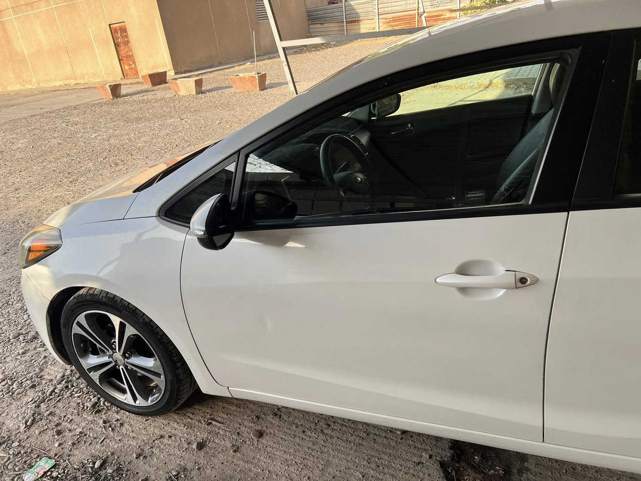 السلام عليكم فورتي ١٦ وارد امريكي رقم بغداد مكينه ٢٠٠٠دوش تخم تاير باتري جديد  مكان بغداد حي العامل السعر ١١٠  وبيها مجال للتواصل على رقم  *********** وتساب غير متواجد على فيس صورالحادث بامريكا وبالعراق
