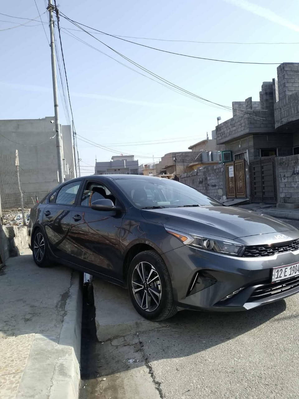 السلام عليكم 
كيا فورتي موديل 23 
محرك 20 دوش خير من الله برغي مامفتوح بي
كير شرط 
مثبت سرعه 
تحديد مسار 
توقف ذاتي 
كروز سرعه
شاشه كبيره تدعم الكار بلي
تحكمات جهتين 
بلاجكتورات زنون 
ومواصفات الفورتي معروفه 
رقم نينوى دولي بأسمي شرط التحويل
كابون بانزين
ضررها جاملغات الخلفيه صبغ شرط بدون دواخل وقبق صندوك مبدل 
بجم كبس 
سياره جديده ربع ماتصرف عليهه
السعر 135 وبيها مجال 
مكاني موصل الايسر 
اتصال ‏‪0751 874 8946‬‏
