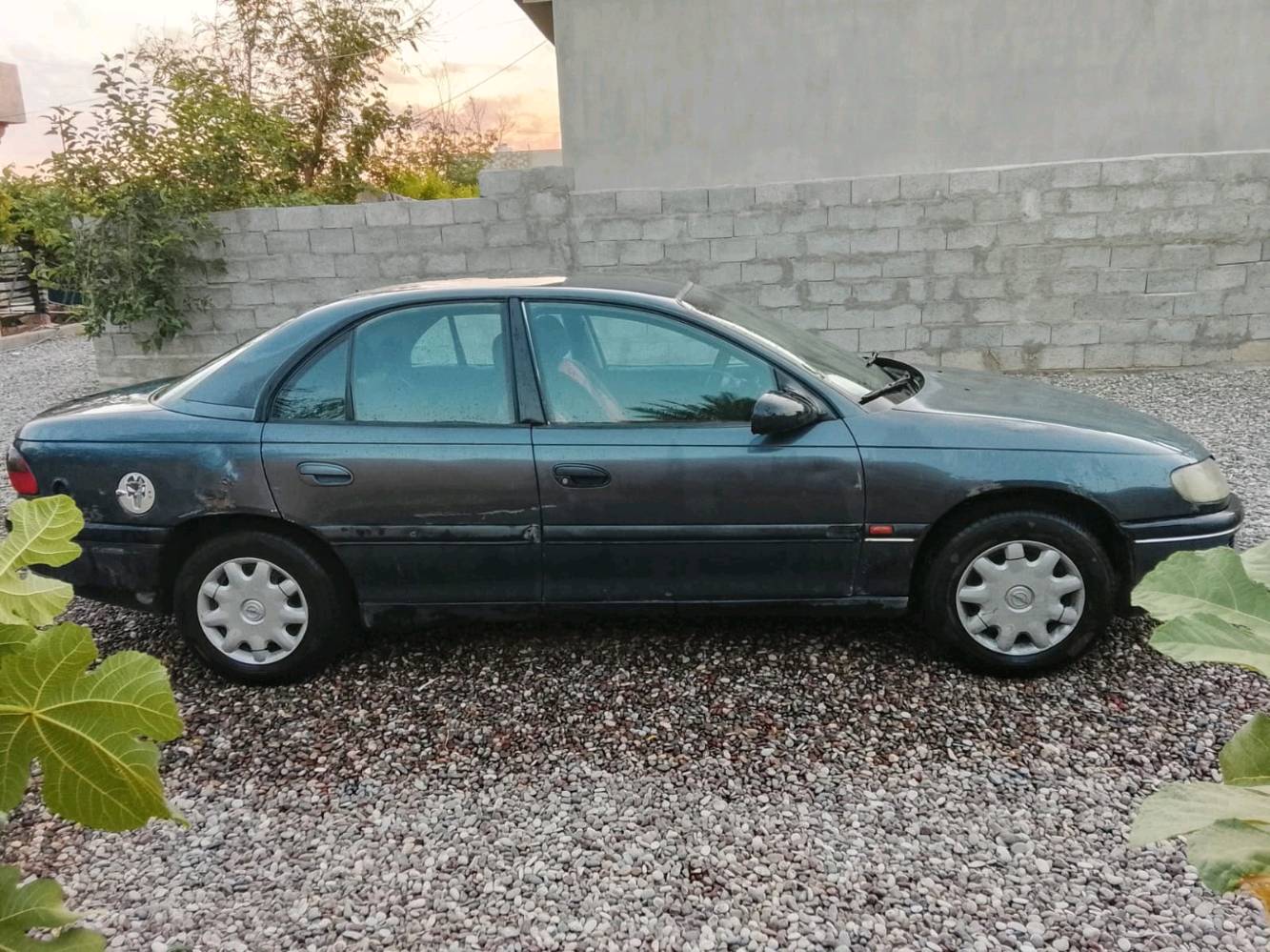 اوميكا بزون موديل 96 
محرك حجم عشرين قبق اسود المرغوب 
تدفئة وتبريد بلادي 
هاند بريك شغال 
قفل مركزي
كير عادي
سيارة بأسمي سنويه لغاية سنة 2030
رقم اربيل دولي شرط التحويل ثاني يوم  
طخم تايرات جديد 
طخم امامي خلفي جديد جامات كهرباء 
اناره داخلي والأبواب وضع الشركه كلو شغال كهربائيات فول
غرامات ما عليها 
كاميره عالبك 
الشراي يتصل ونتفق أن شاء الله  
سياره جاهزه  متعوب عليها ماتصرف عليها درهم أن شاء الله
العنوان الموصل ناحية الكوير 
للتواصل 
الخاص مفتوح 
ورقم الهاتف *********** - ***********
وبي واتساب