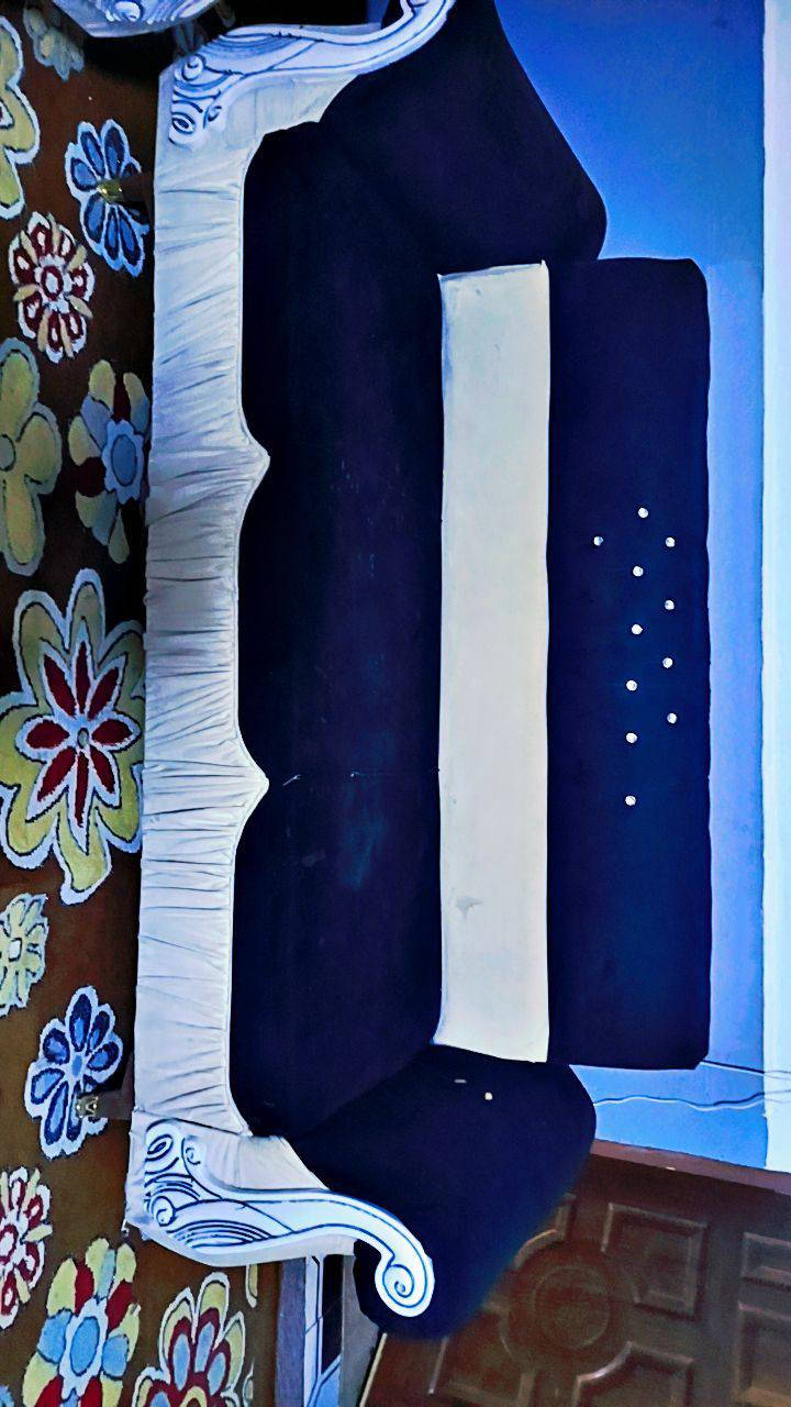 تخم نظيف ومرتب لونه اسود وابيض ويلائم ويه اي لون فراش وستائر  خمس قطع عشر مقاعد للبيع المستعجل ب250 وبي مجال الشراي


**إذا كنت صاحب هذا الإعلان وتريد حذفه لأي سبب، رجاءا أرسل رسالة إلى الدعم الفني**