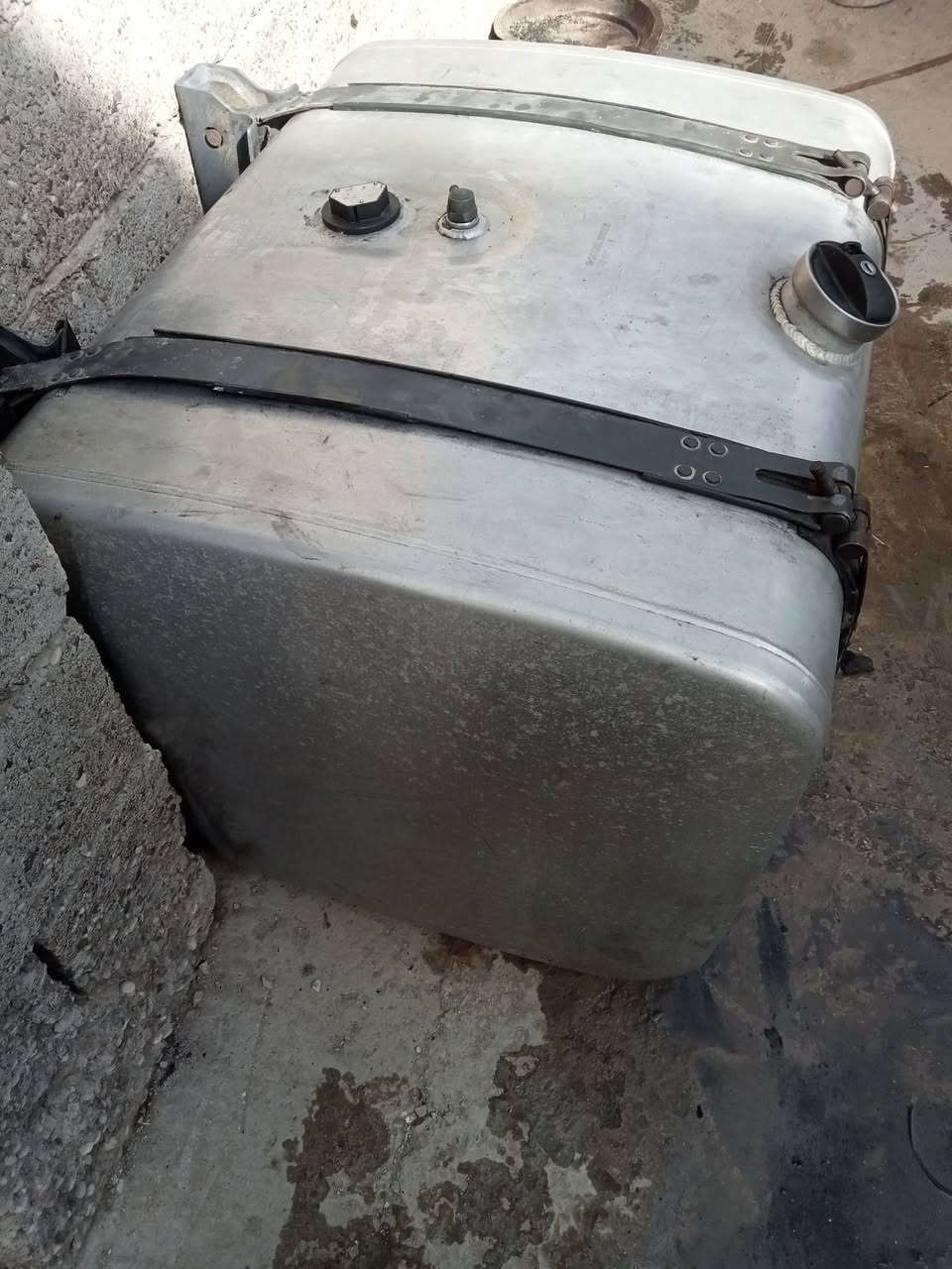 سلام عليكم تانكي كاز 350لتر ***********
