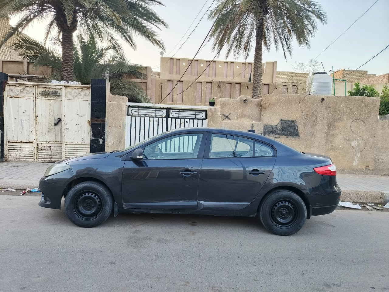 سلام عليكم رينو فرنسي 2016 اوتوماتيك اقتصادية من ناحية عطل وبانزين تنساه للي يريد يشتغل بيها تكسي او خط طلاب تفيده رقم كربلاء ومكاني كربلاء وسعرها مناسب بيع سريع رقمي ***********
