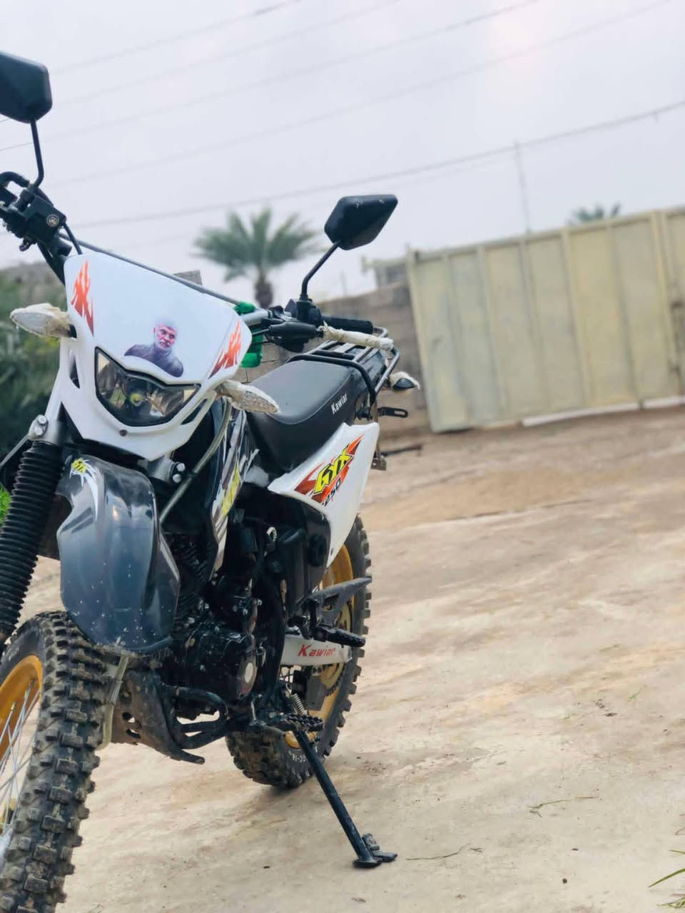 سلام عليكم           عليكم السلام
عندك دراجه للبيع.         نعم قفاز 
ياموديل   
محرك  250CC      موديل 2024 
شبيه مابيه نواقص.           كفاله عامه 
اوراق موجوده.                   نعم موجوده 
وين مكانك                         ديالى قضاء خالص ناحيه السلام قريه العجيمي 
بيش رايده                           تعال خاص وتدلل او اتصل
دزلي رقمك.                  *********** اتصال + واتساب
 الدراجه كفاله عامه المو شراي لايتعبني ولا اتعبا
