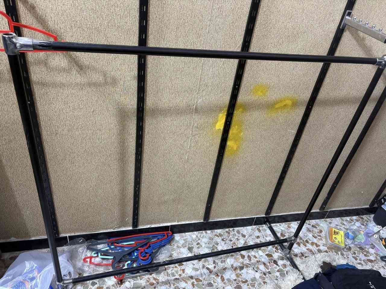 السلام عليكم
نضيفات جدا 
متوفر احذيه عدد ٣٠ قطعه 
استانات تعليك ملابس عدد٢ 
استانات تعليك احذيه عدد ١٥٠ 
تعاليك ملابس عدد فوك ال ٢٠٠ 
استان تعليك ١٢ قطعه  
اسعار مناسبه 
تفاصيل اكثر وتواصل ***********
