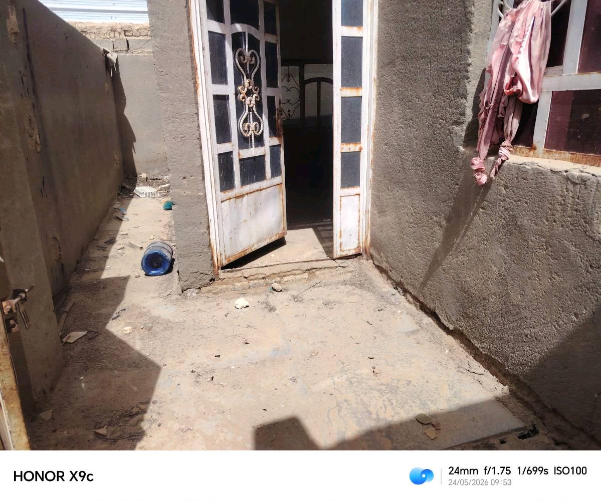 ١٦٥مترمحافضة الديوانية  بيت بناء قديم يحتاج ترميم او تفلشه وتعيد بنائه  منطقة مجاري وجاي يجهزون للتبليط خيري مقابل الدواجن سعر جدا مناسب التواصل ع الخاص او ع الرقم ال سعر ١٧ مليون ***********
