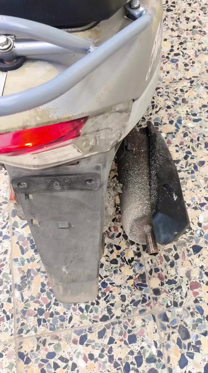 منغولي بلاديه ٤٩ مامفتوحه سلف كهربائيات شغالت ٧٠٠ وبيها مجال متواجد علفيس وهاذ رقمي *********** مكاني قريب عل مستشفى التركي
