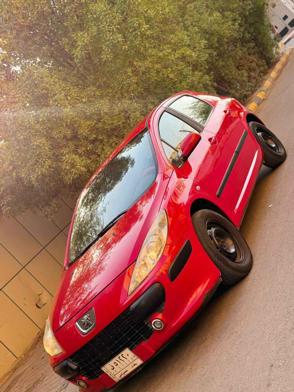 سلام عليكم بيجو البيع موديل ٢٠٠٦ سياره جديده مكان كوت مركز المدينه  السعر ٦٥بسمي تحويل ثاني يوم الستفسار ***********
