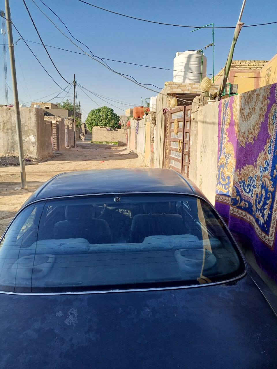 السلام عليكم ورحمه الله وبركاته 
سوناتا تو موديل 1993كير عادي كير ومكينه خير من الله السياره مكفولع لاضربه ولاصبغ يعني بلاديه السياره بلحله ورقمه بابل راعيه يريد تحويل السياره غرفته بلاديه ***********امراوس بسياره اقل منه حتلو تكسي او بيع السعر ب34وبيه مجال
