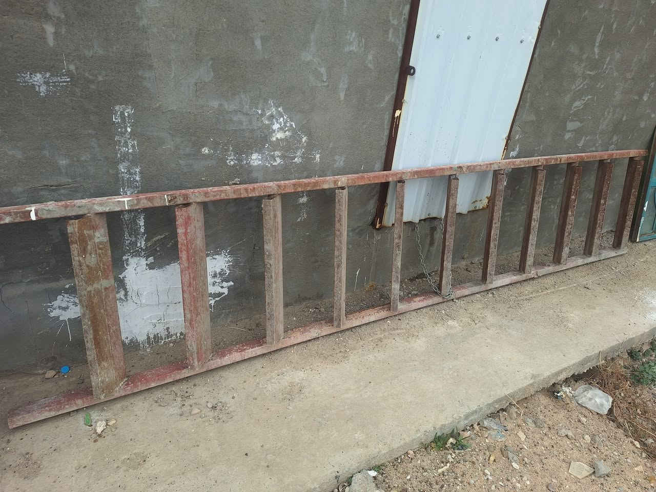 السلام عليكم للبيع تحويله كامله مع درج بغداد مقابيل الجزيره السياحيه هاتف *********** تفاصيل داخل الفديو سعرها ١.٢٥٠.٠٠٠
