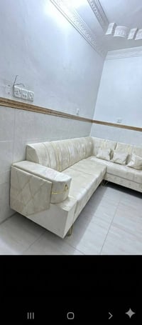 كنب • حسب الطلب • مقاعد