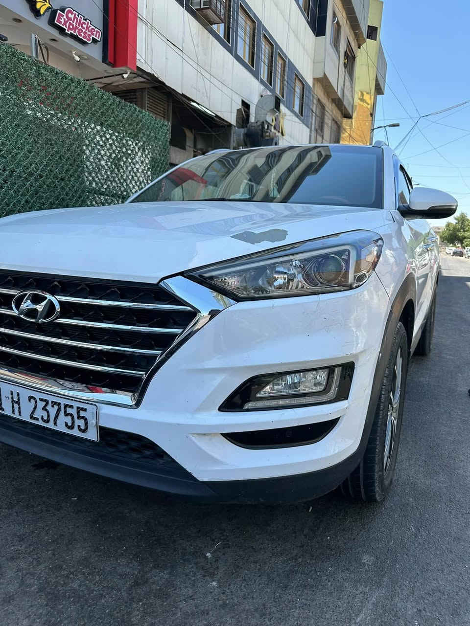 من رخصة الادمن سيارة توسان موديل ٢٠١٩ 
التفاصيل …
السيارة نص فول بصمة 
جلد 
محرك ٢٠٠٠
كراسي كهرباء 
حساسات امامي + خلفي 
الصدر نضيف 
السيارة جدا نضيفه استخدام منزلي 
ماشيه : ٩٧،٠٠٠
وارد خليجي مكفوله من كلشي 
الأضرار عن الحلال والحرام 
الصبغ واكع من البنيد شئ بسيط كما هوه موضح في الصورة 
السياره معروضه ب ١٧٥$ وبيها مجال كلش بسيط 
للاستفسار : ***********
