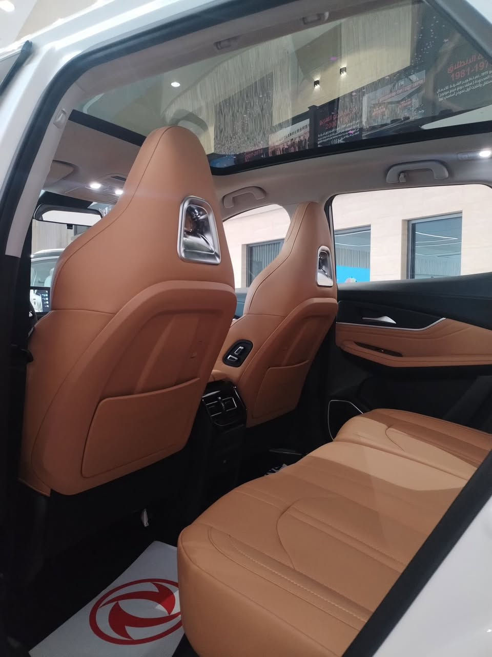 سيارة دونغ فينغ هايبرد- الشكل الرياضي شبيه البورش
DONGFENG T5 EVO
السيارة الآن ماشية 7000 فقط.. وبيها طخه بسيطة فقط فطر بالدعامية الخلفية ومعالج ومصبوغ الفطر فقط وليس كل الدعامية
السعر: 26000000 مليون عراقي
هاتف: ***********

ضمان من وكالة ليث العبيدي 
(كير ومحرك) 6 سنوات
(وبطاريات الليثيوم) 8 سنوات

المواصفات
=========
سعة المحرك ١٥٠٠ سي سي ( تيبرو / هايبرد )
3 وضعيات للقيادة ( نورمل - سبورت - اقتصادي )
تعتمد على محرك ياباني من ميتسوبيشي
مميزات السلامة
=========
الوسائد الهوائية عدد 8
الكاميرا عددة كاميرات بانوراميه 360 درجه مع خاصية الذكاء الاصطناعي
الحساسات خلفية عدد ٤
أنظمة السلامة:
     نظام مانع الانزلاق TRC
     نظام اتزان المركبة VSC
     نظام انغلاق الفرامل ABS
     نظام مساعدة على المنحدرات HSA
     نظام تحديد المسار LDA
     رادار نقاط عمياء
هاند بريك كهرباء
مثبت سرعة مع قيادة ذاتية
اوتو هولد
مرايا قلاب عند الرجوع للخلف

الميزات الداخلية
==========
مقاعد جلد رياضية
فتحة سقف بانورامية
تدفئة وتهوية مقعد السائق والمرافق
كشنات كهربائيه عدد ٢ مع كشن السائق ب ٨ وضعيات
تدفئة مقعد المرافق
تحكم بالمقود
مقعد السائق مساج
انارة داخلية مخفية متغيرة الألوان
التحكم في المقاعد الأمامية كهرباء
شاشة مركزية ١٠.٢٥ انج
عداد سرعة رقمي ١٠.٢٥ انج
عداد ديجيتال
تشغيل ذكي
حافظة تحتوي على منفذ هوائي
حافظة (ثلاجة)
مدخل ١٢ فولت
مدخل يو اس بي
شاشة تدعم نظام كار بت لنك

الميزات الخارجية
===========
باب خلفي كهرباء
مرايات خارجية كهرباء تطوى
بانوراما مضيئة
اضوية LED
كشافات
اضوية نهارية
كشافات LED
دخول بصمة ( سائق)
اشارات في المرايا الجانبية
خاصية الداش كام
انارة ترحيب خارجيه لوكو
حساس مطر الماسحات الزجاج الامامي والخلفي
