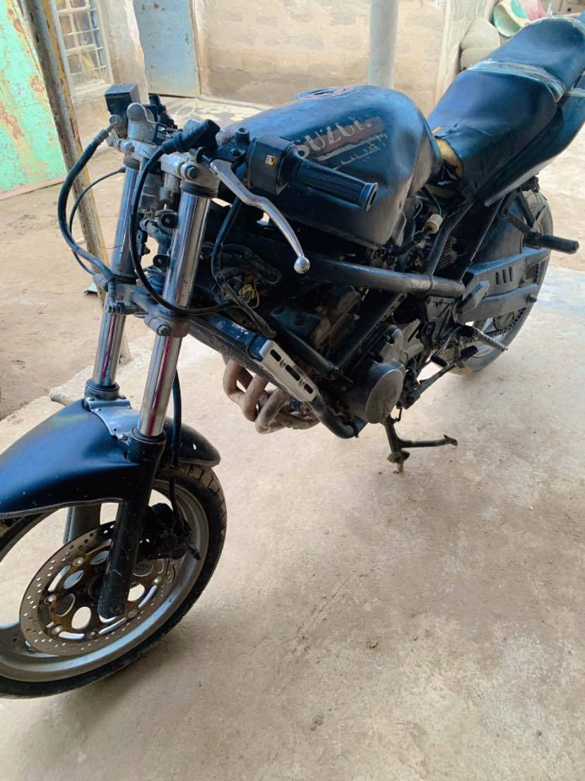 سلام عليكم بانده كير محرك خير من الله دراجه نضيفه يرادلها ترتيب بس.  مكان بغداد. قرب بسمايه سعر ٩٠٠ بيها مجال ***********
