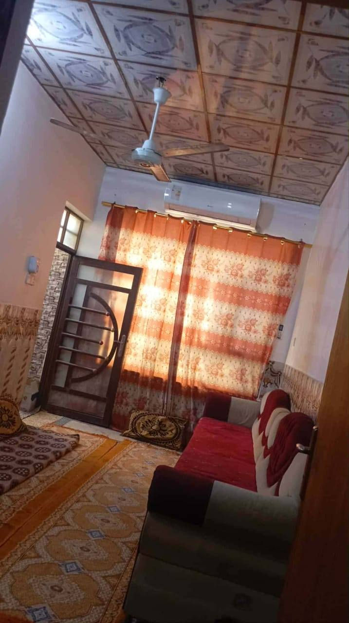 بسم الله الرحمن الرحيم                                                        للبيع مشتمل مساحة ٥٠ متر ركن طابق ونصف في حي ميسان منطقة ٢٢ موقع مميز قرب شارع عوده تفاصيل بناء صب وطابوق والارضية كاشي وسراميك وسقوف ثانوي تفاصيل غرفة نوم وصاله ومطبخ واستقبال وصحيات سعر ٧٥ مليون وبي مجال للاستفسار مكتب العبدلي للعقار موبايل *********** اطلب ونحن بلخدمة للاستفسار
