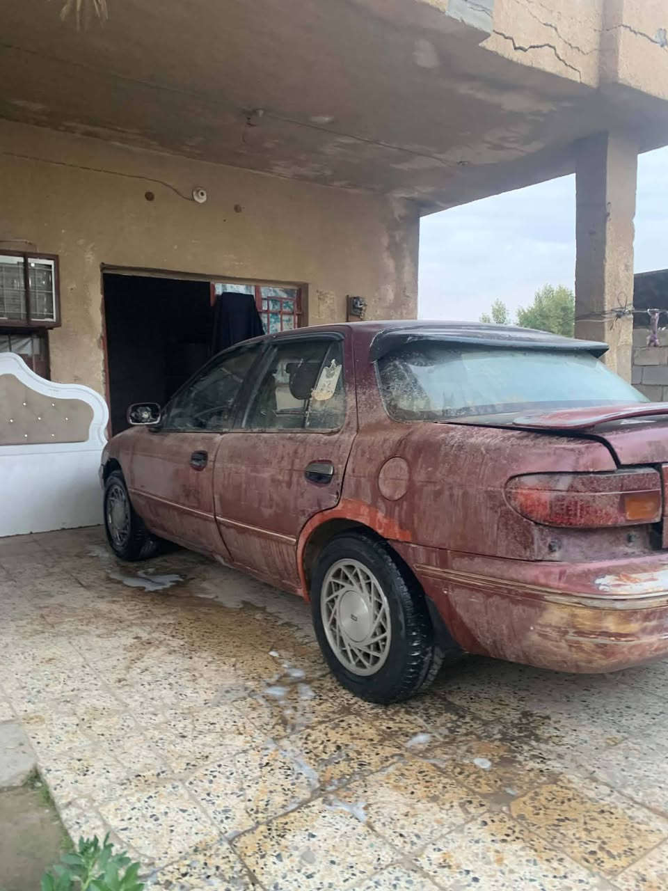 سلام عليكم  شباب عندي سيفيه موديل 93 كير عادي محرك بي تنقيص تخم تاير جديد  صدر جديد بتري جديد رقم بغداد سنويه ال 27 تنته رايده 27      ***********      ***********
