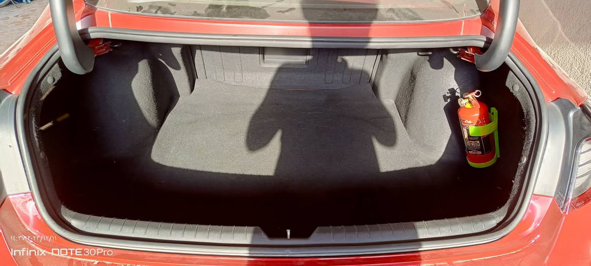 سلام عليكم 
سياره للبيع سوناته مديل 2020
وارد خليجي فول مواصفات حار بارد كشن
كرسي متحرك عند فتح الباب حساسات امامي وخلفي 
كامرات 360درجه لايت امامي عدسه فول سستم ايرباك 
 محرك 2500mpi
عنوان سياره بصره باقي المواصفات بعد بيها خير من الله 
سياره باسمي سعر 205 رقم هـ*********** متواجد واتساب فقط
ملاحظه ( سياره بيها فقط بارد شبر وباقي كفاله )
