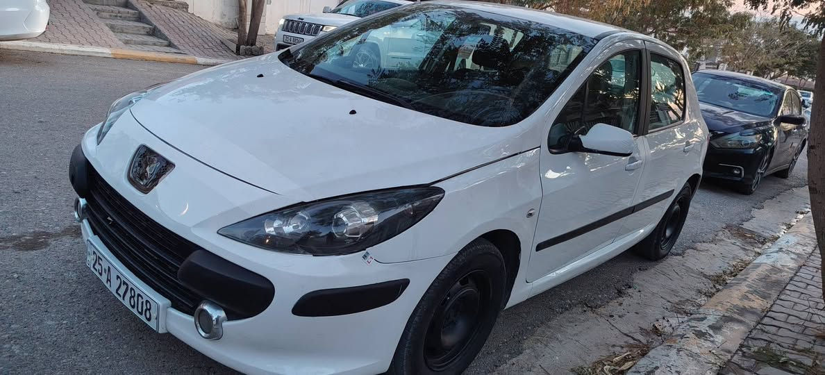 بیجو موديل 2006سياره جديد كلشي باقي على بلادي كير محرك كهربائيات كله بشرط تبريد ثلج سنويه حتى 2030رقم كركوك دولي بيه بونيت صبغ فقط و مكانين بيه شخط خفيف بدون حادث سعر 63وبيه مجال رقم تليفون ***********
