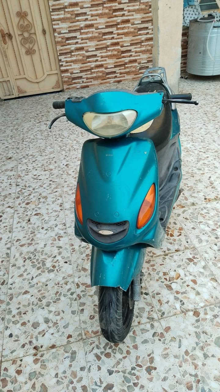 دراجه اكزز ١٢٠ بلاد برغي مامفتوح بيها نضيفه للبيع ألي  ريدها يجي خاص مكاني سوك الشيوخ وهاذه رقمي ***********
