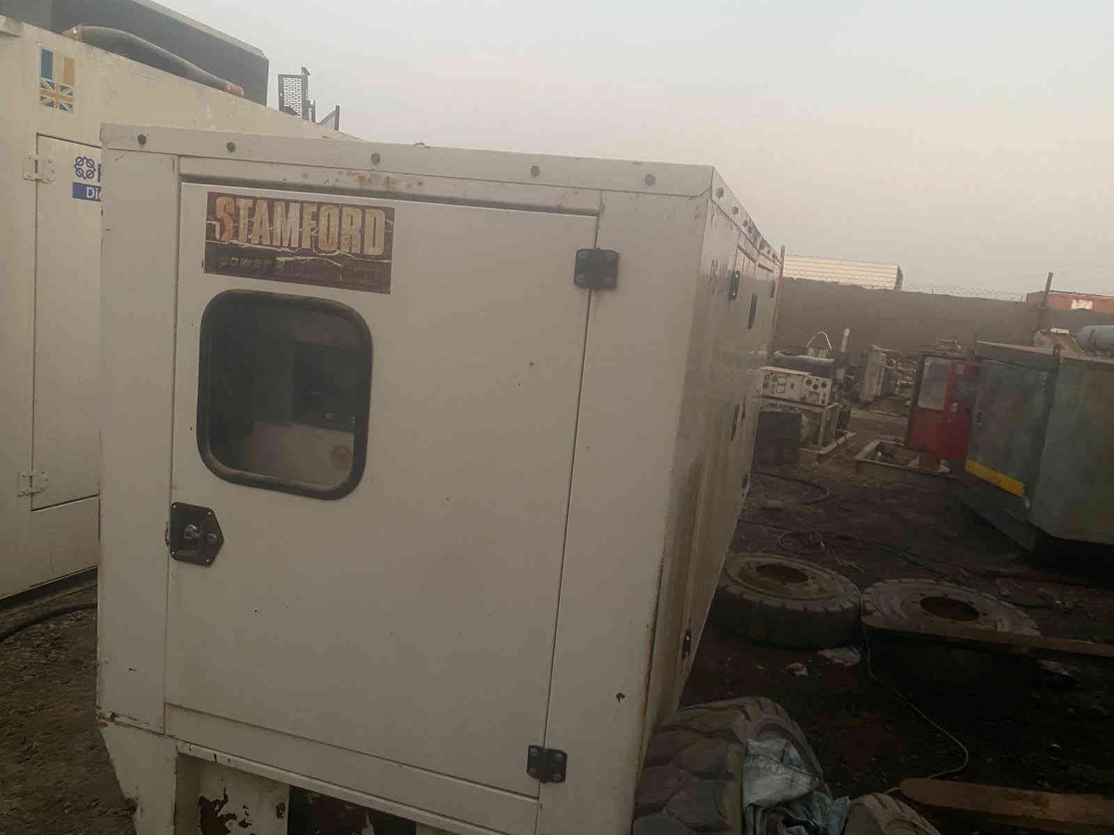 السلام عليكم مجموعة مولدات مولد بيركنز كاتم 100 كيفي ومولد بيركنز 45 كيفي  ومولد مسبوشي للبيع مكانهم رمادي كلهن شغالات لا تنقيص لا تبخير بلادي 
***********
