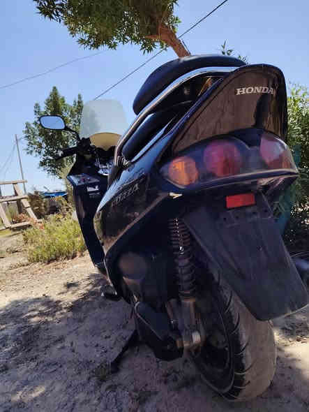 السلام عليكم
فورزه 06 للبيع
مستعجل ع بيعته الدراجه نفس الي بالصوره وانظف بعد
مكينه اتعهد بيهة مامفتوحه عن حلفت الله عندي التريشه الجوه مكسوره صفحه اليسره تاير خلفي جديد شاده بانزين كله محسن شلعه ومعدل خير من الله ولو مامتوازي ع فلوس مابيع أوراق كامله مكمركه ومدفوع كمرك والمنفيس موجود عارض ب1200 لل استفسار *********** بي واتساب
