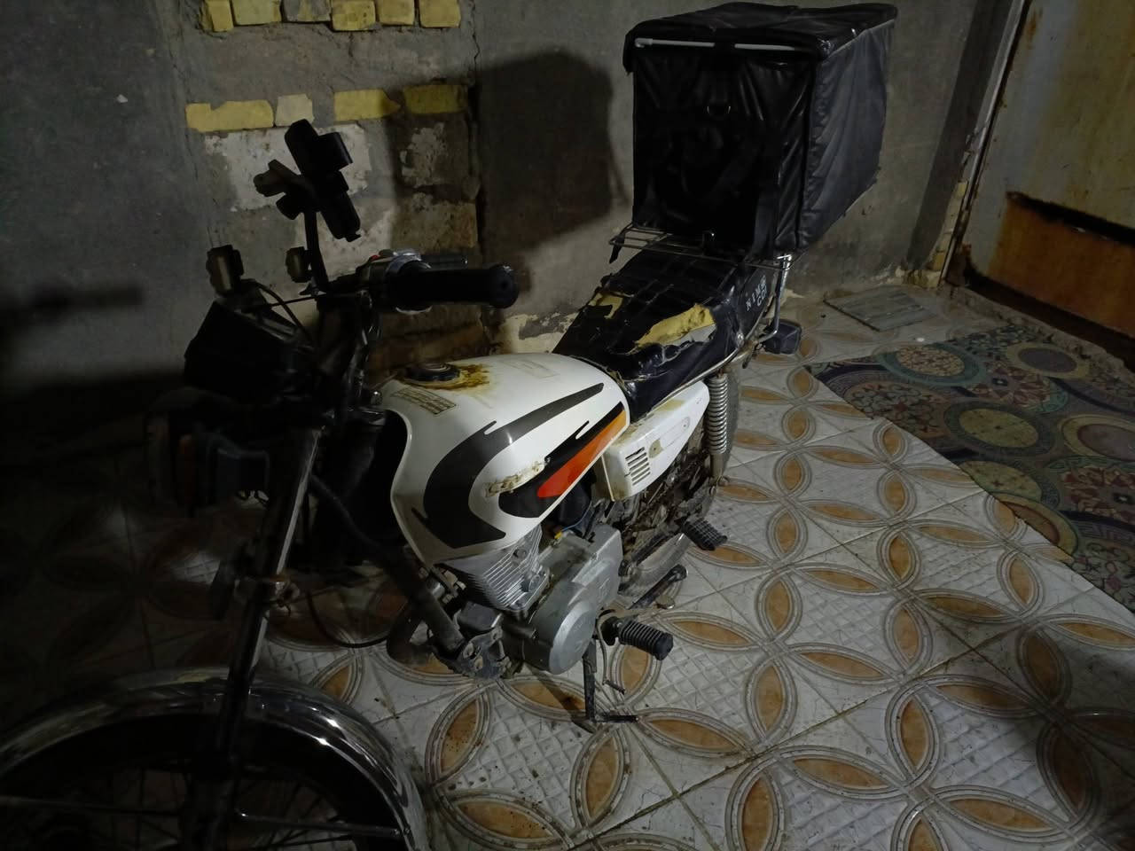 دراجة نامة كلك كلك كلك
دراجة جاهزة اي نقص مابيهة شرط مكينة لا تبخير ولا تنقيص كهربائياتهة كلهة شغالة لايت ثلجي اشاير ترميش استان مبايل تريدهة وية الصندوك تريدهة بوحدهة مكاني ناصرية مركز اتكفل سرقة وعشاير ***********
